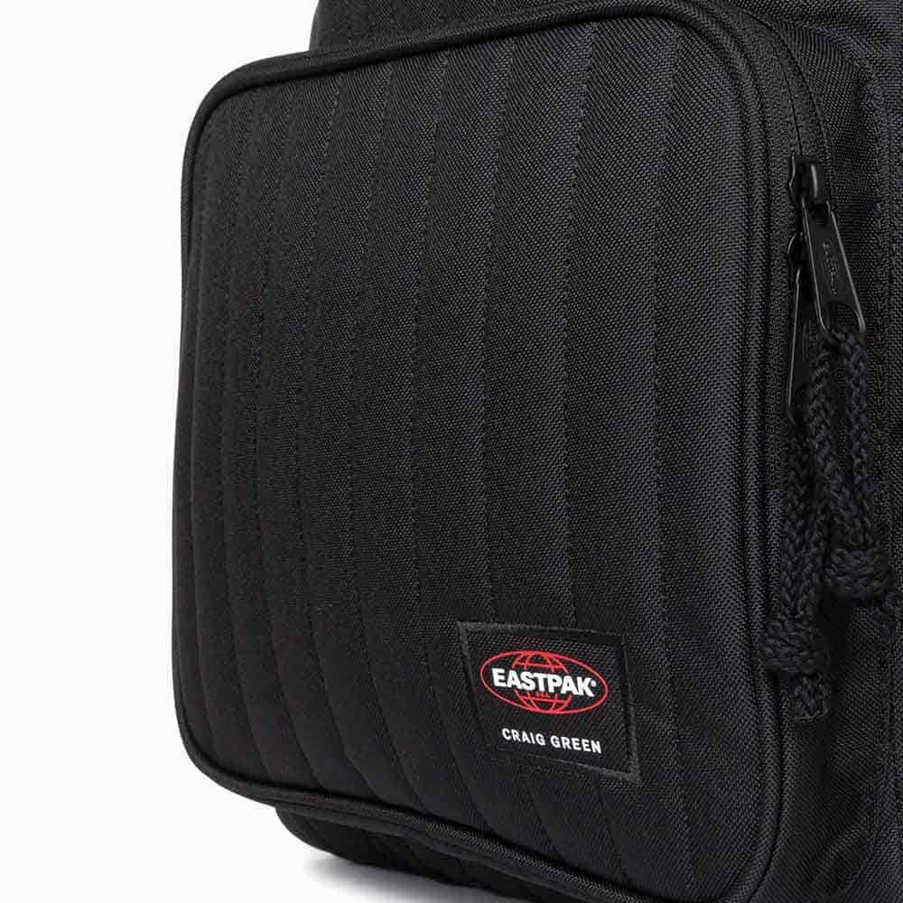 Mochila Quilted Padded Pak'r CG Black Eastpak