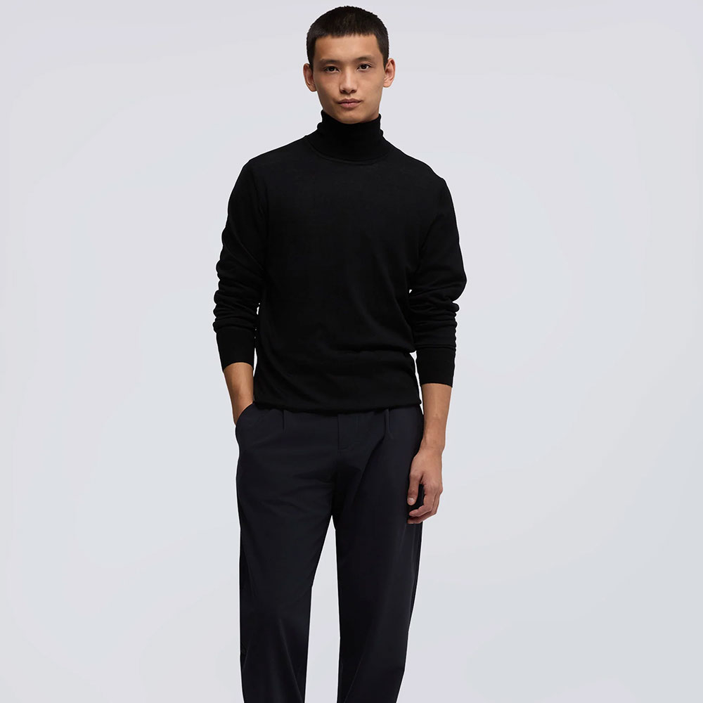 Sueter cuello alto Lana Merino Mod. M196 negro Aspesi