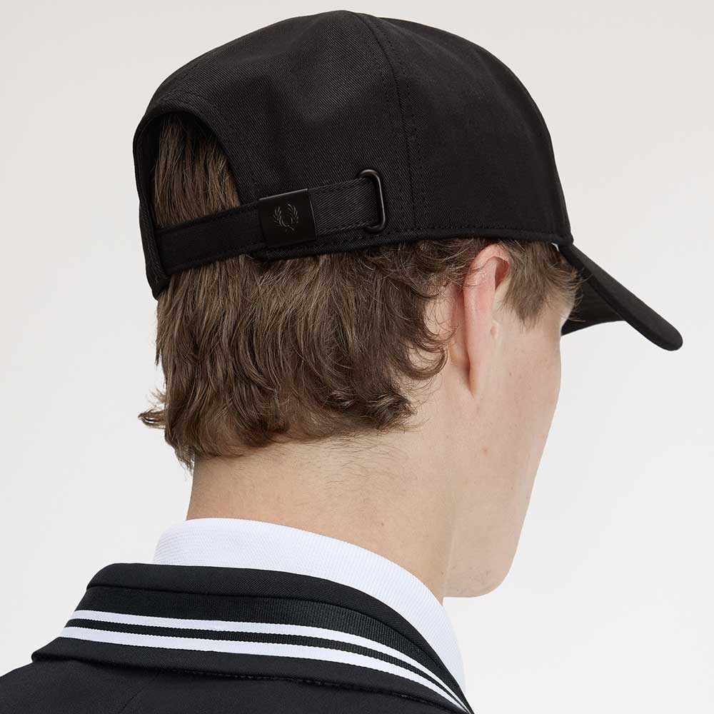 Gorra HW2310 Classic Twill Negra Fred Perry x Kris Van Assche