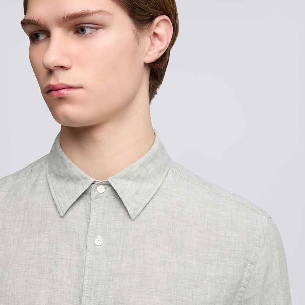 Aspesi camisa Comma en lino desvaído verde salvia